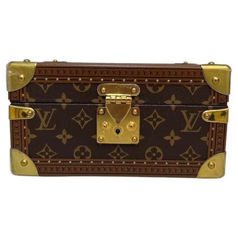 tappeto louis vuitton prezzo|louis vuitton scatole.